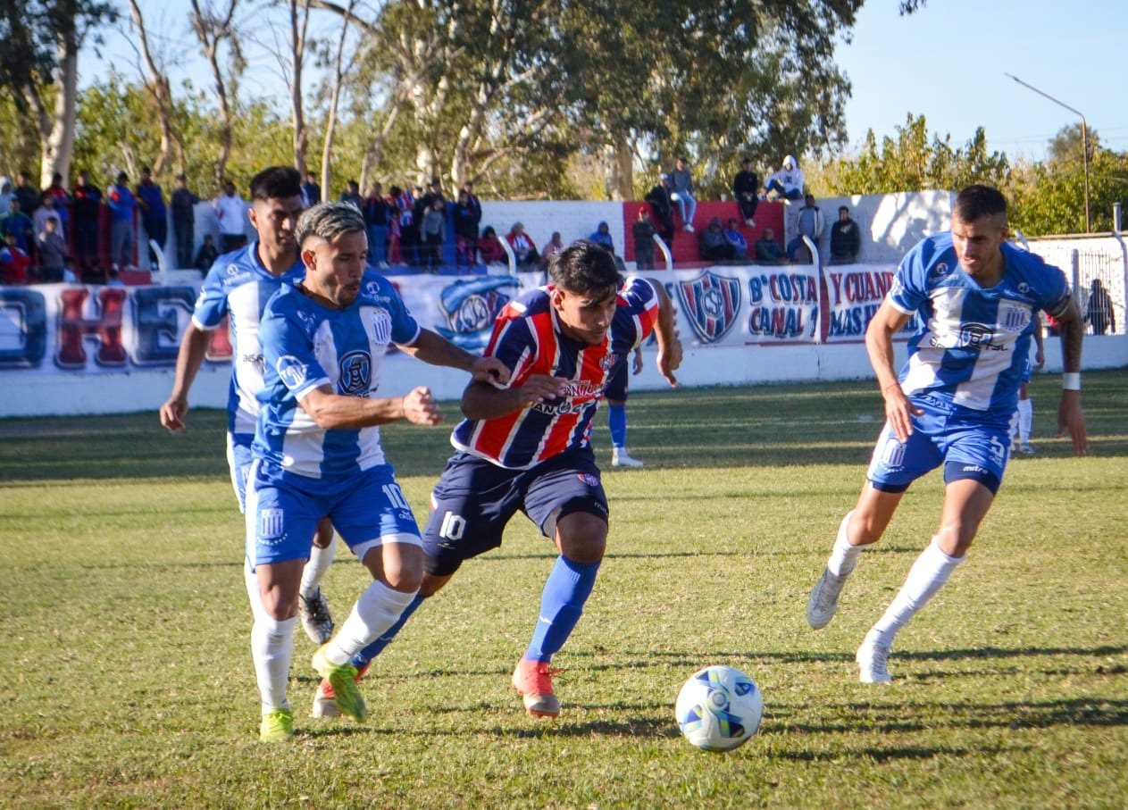 Duro cachetazo: Peñarol cayo de local y se hunde en el descenso