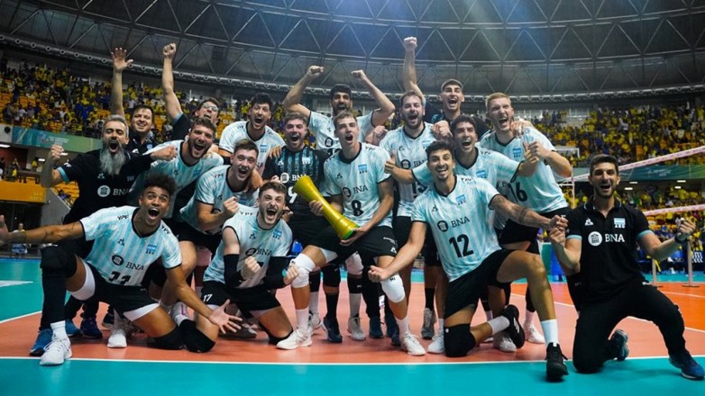 Tres sanjuaninos en el oro histórico del vóleibol argentino