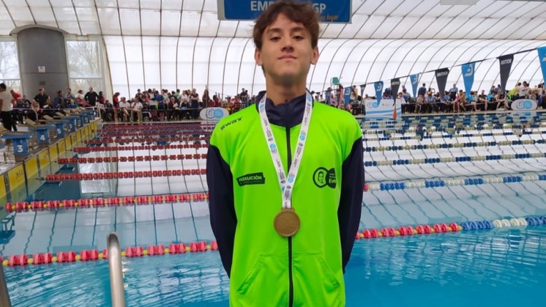 El nadador sanjuanino Czybuk compite en Brasil