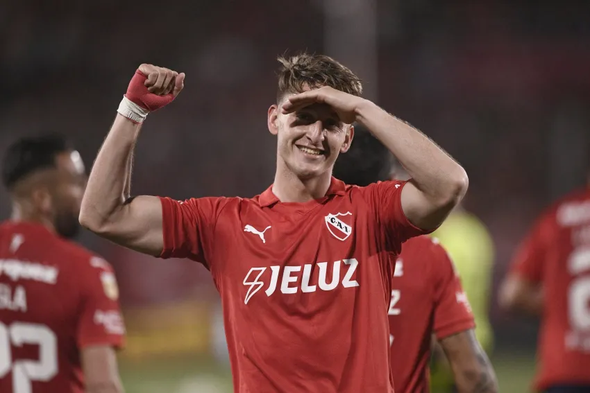 El sanjuanino Giménez, convirtió en la goleada de Independiente a Barracas