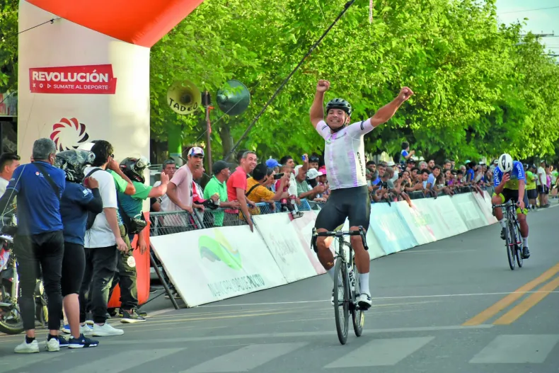 El Chaqueño Juarez festejó en la tradicional  Mendoza – San Juan