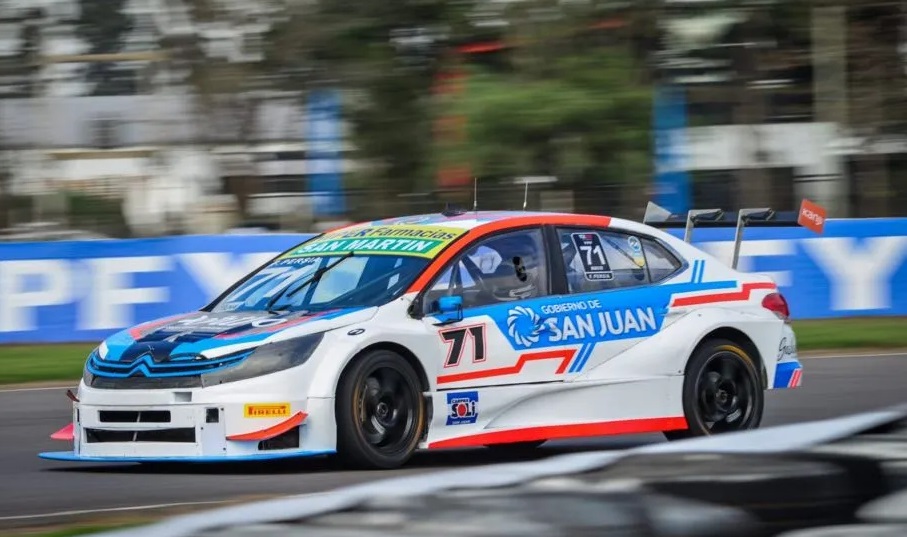 Fabricio y Ariel Persia abandonaron en la última carrera del año