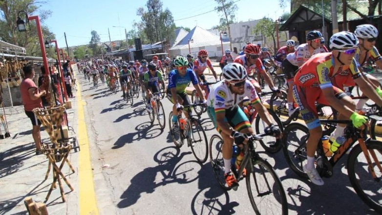 La ida a la Difunta marcará este jueves el paso de la primera etapa del Giro del Sol