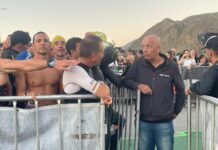 En la imagen, Rubén Sciutto charlando con algunos competidores.