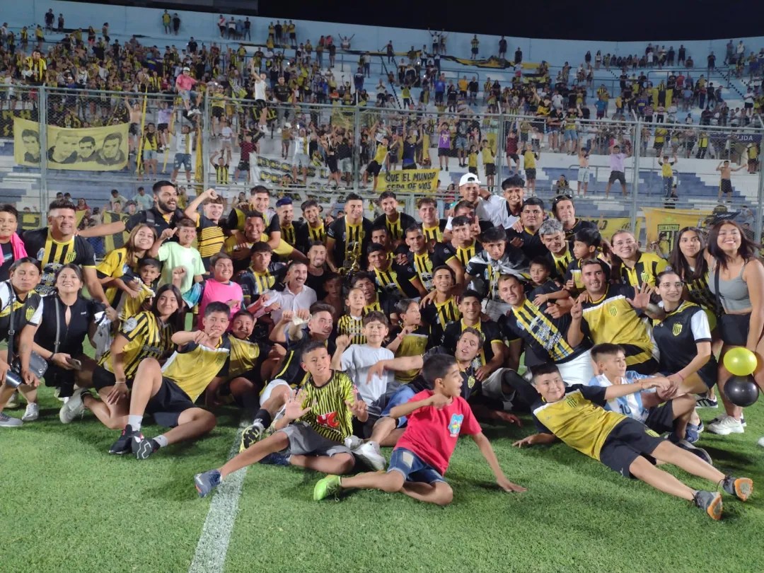 El Mirasol brilla: Atenas suma otro trofeo a sus vitrinas