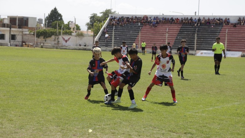 Las finales del Mundialito de Trinidad se trasladan al estadio Bicentenario